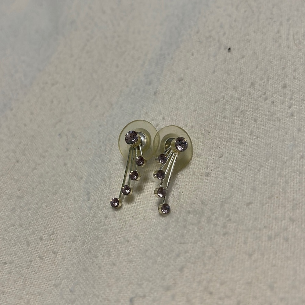Light pink jeweled asymmetrical length earrings*